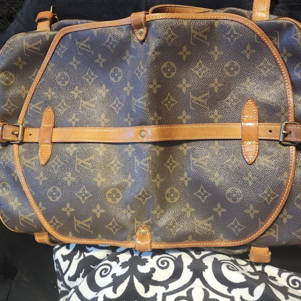 Louis Vuitton Brown Monogram Crossbody Hobo with Tan Vachetta Trim - Picture 2 of 16